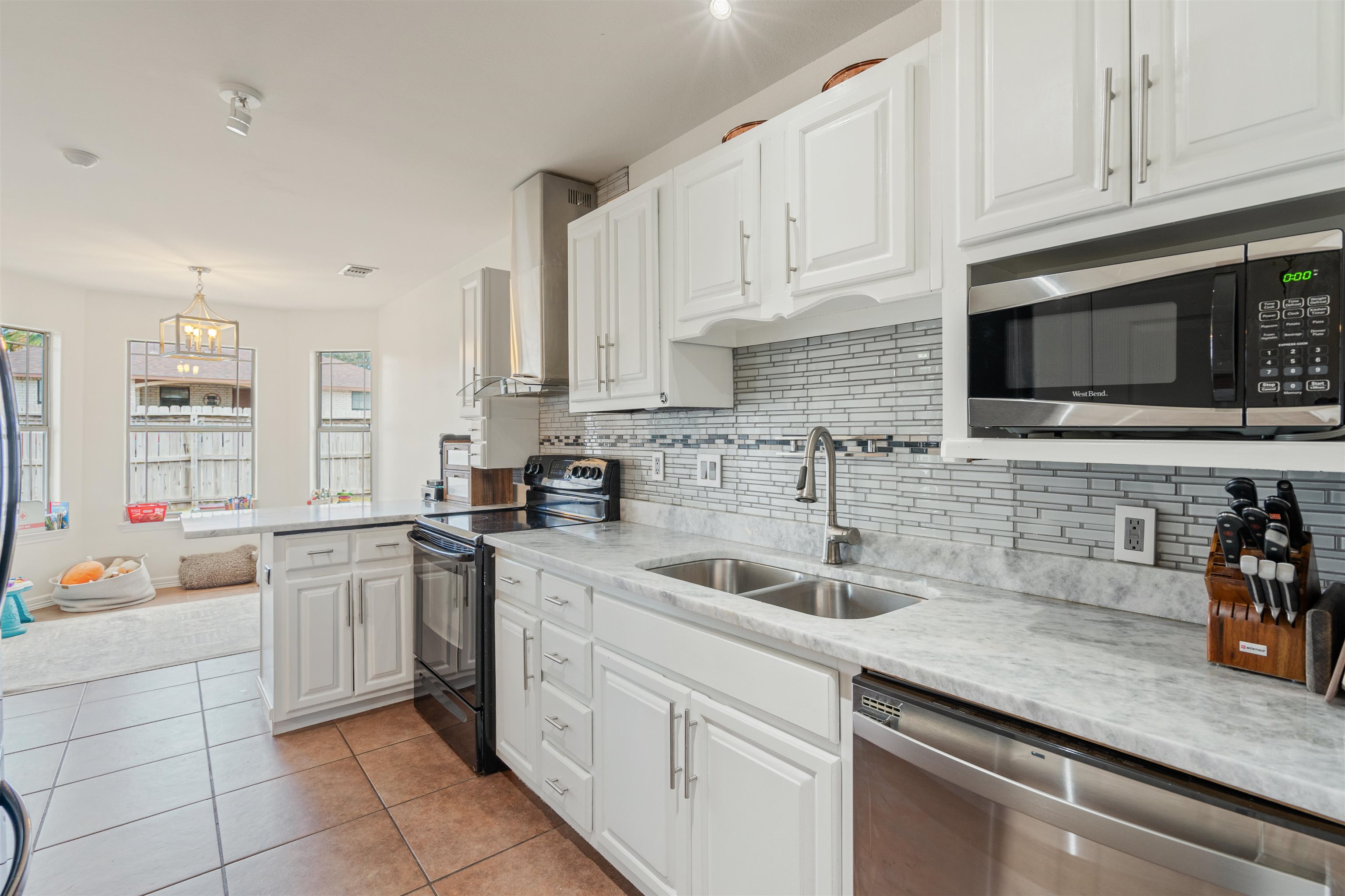 Image 20 of 47 For 201 Pete Dr  