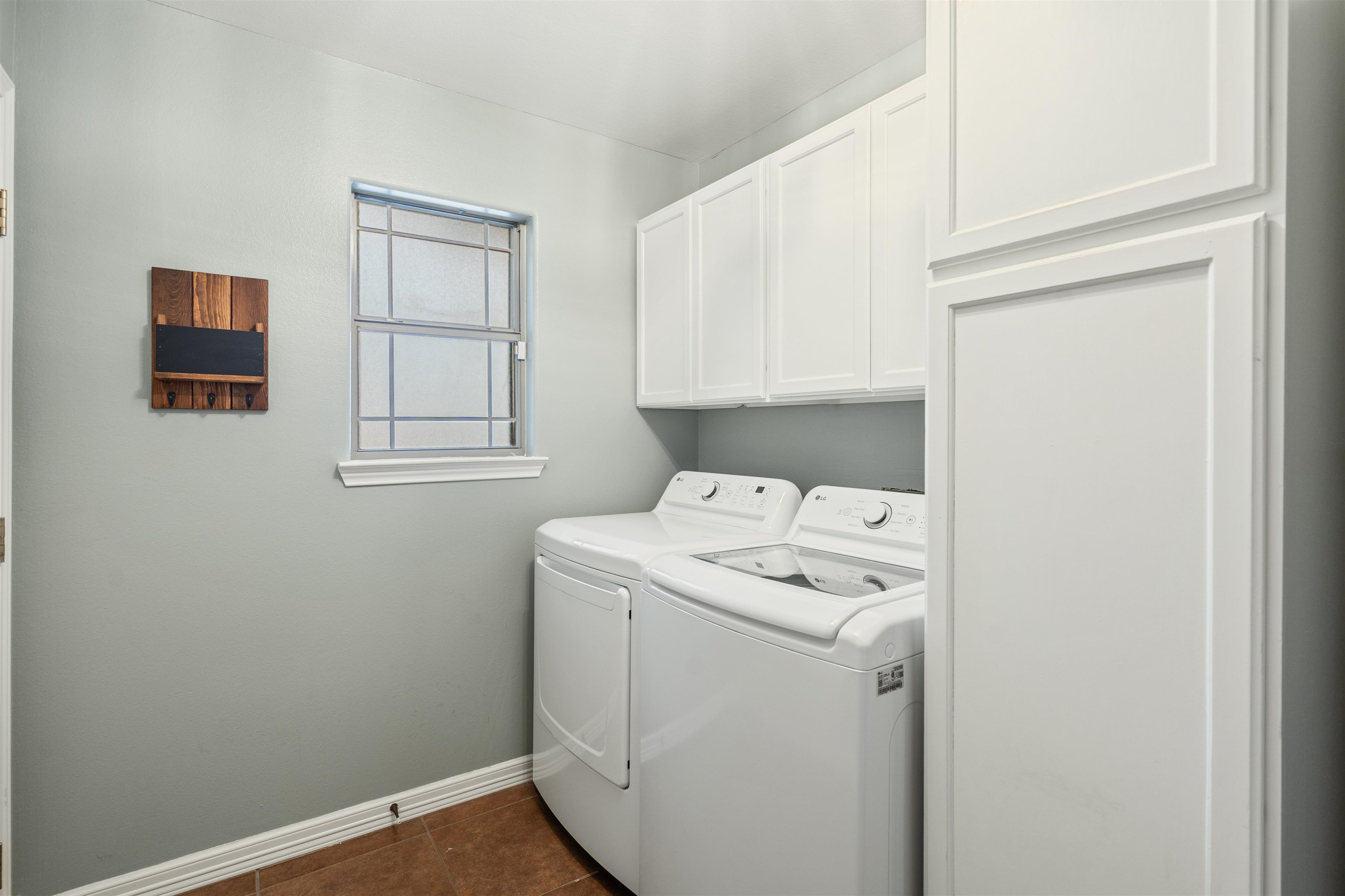 Image 35 of 47 For 201 Pete Dr  