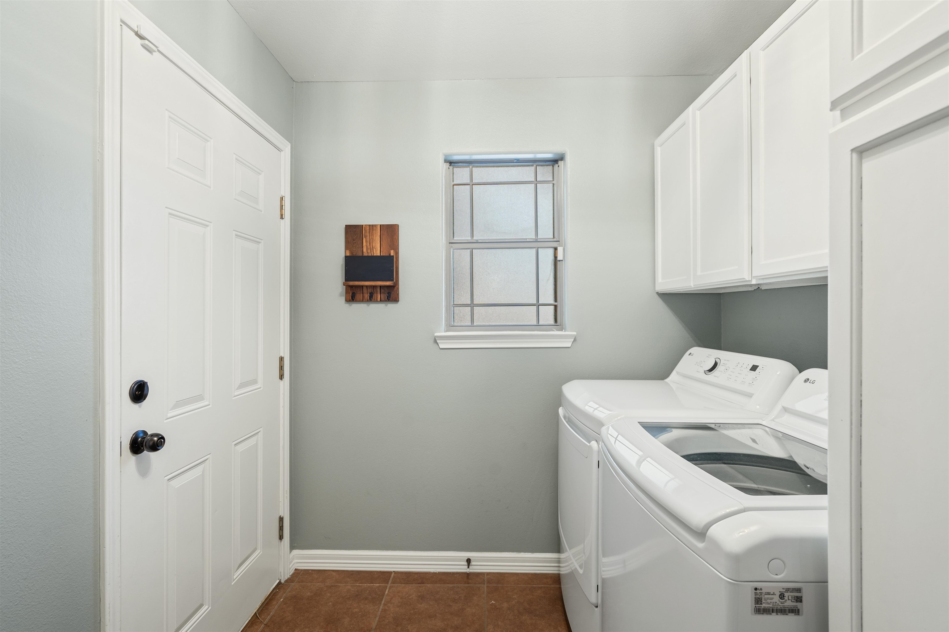 Image 36 of 47 For 201 Pete Dr  