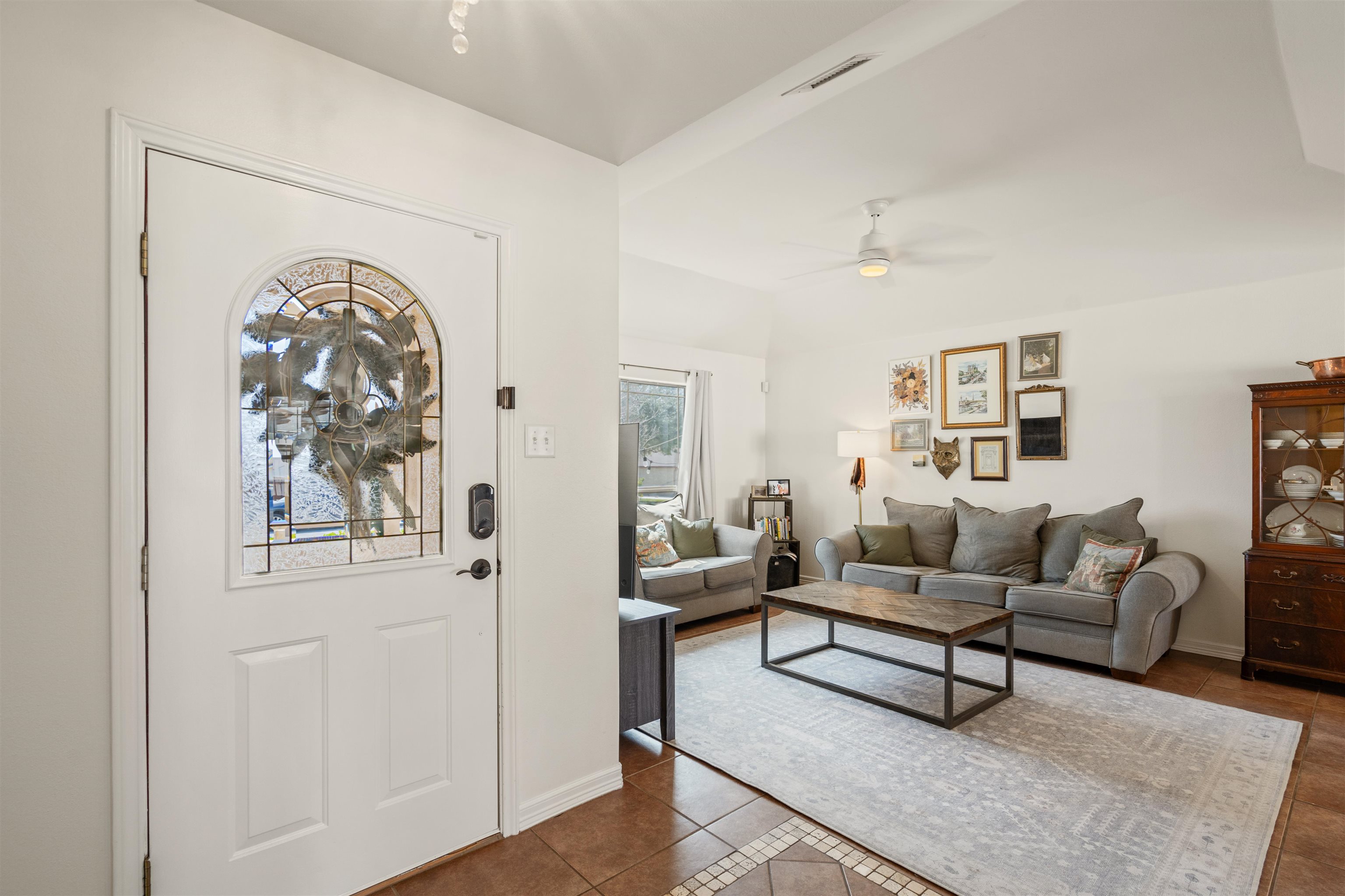 Image 7 of 47 For 201 Pete Dr  