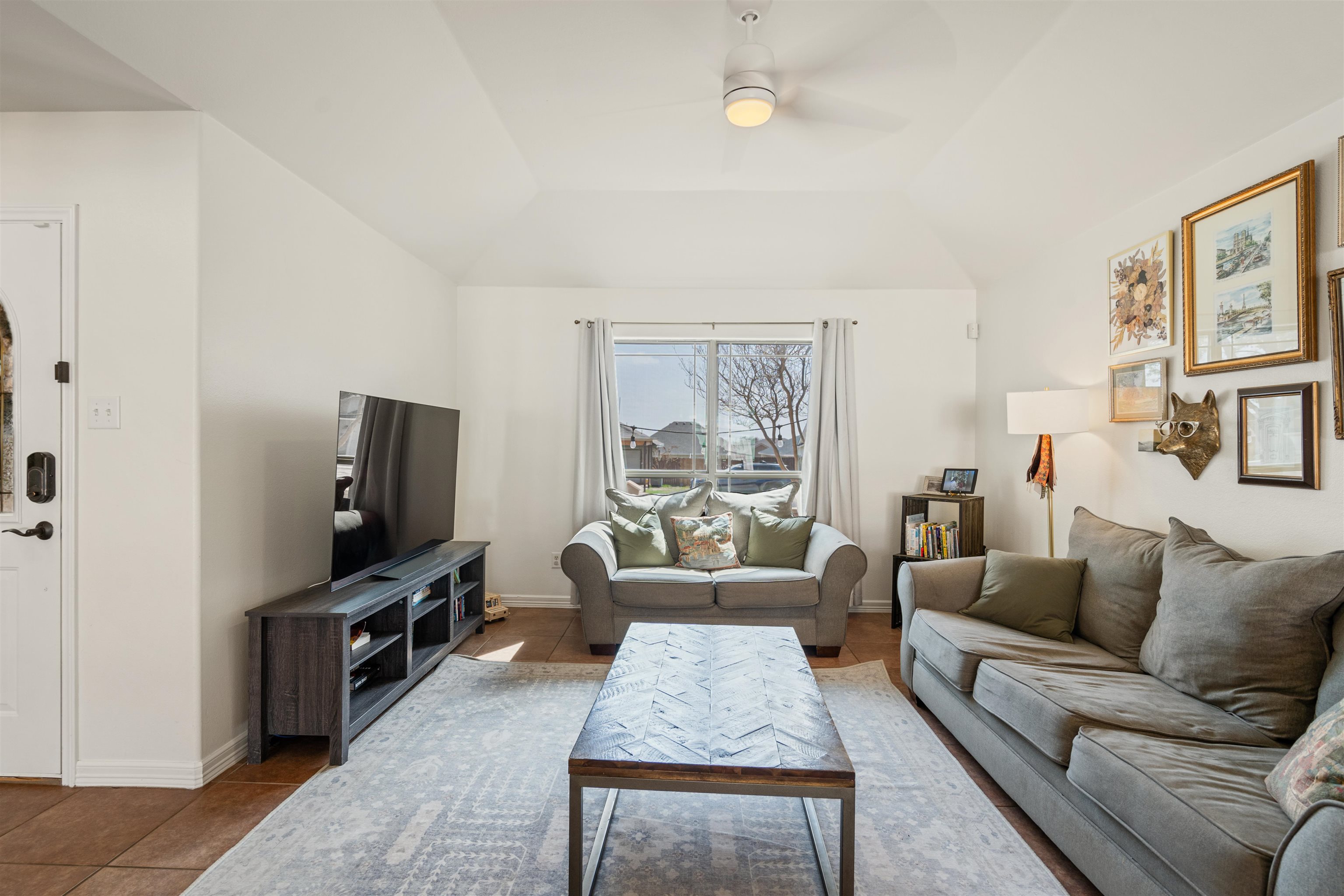 Image 8 of 47 For 201 Pete Dr  