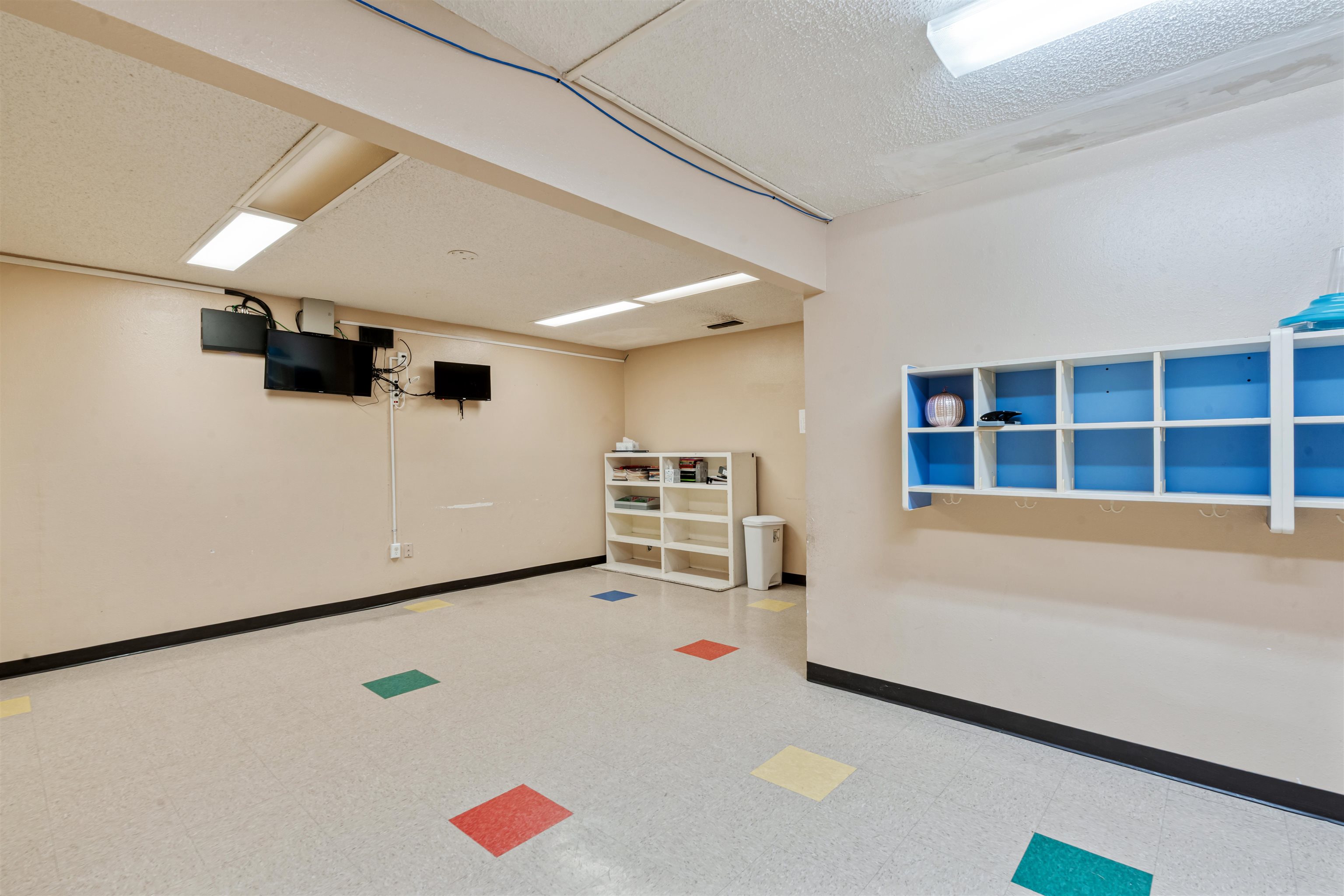 Image 11 of 46 For 3603 Veterans