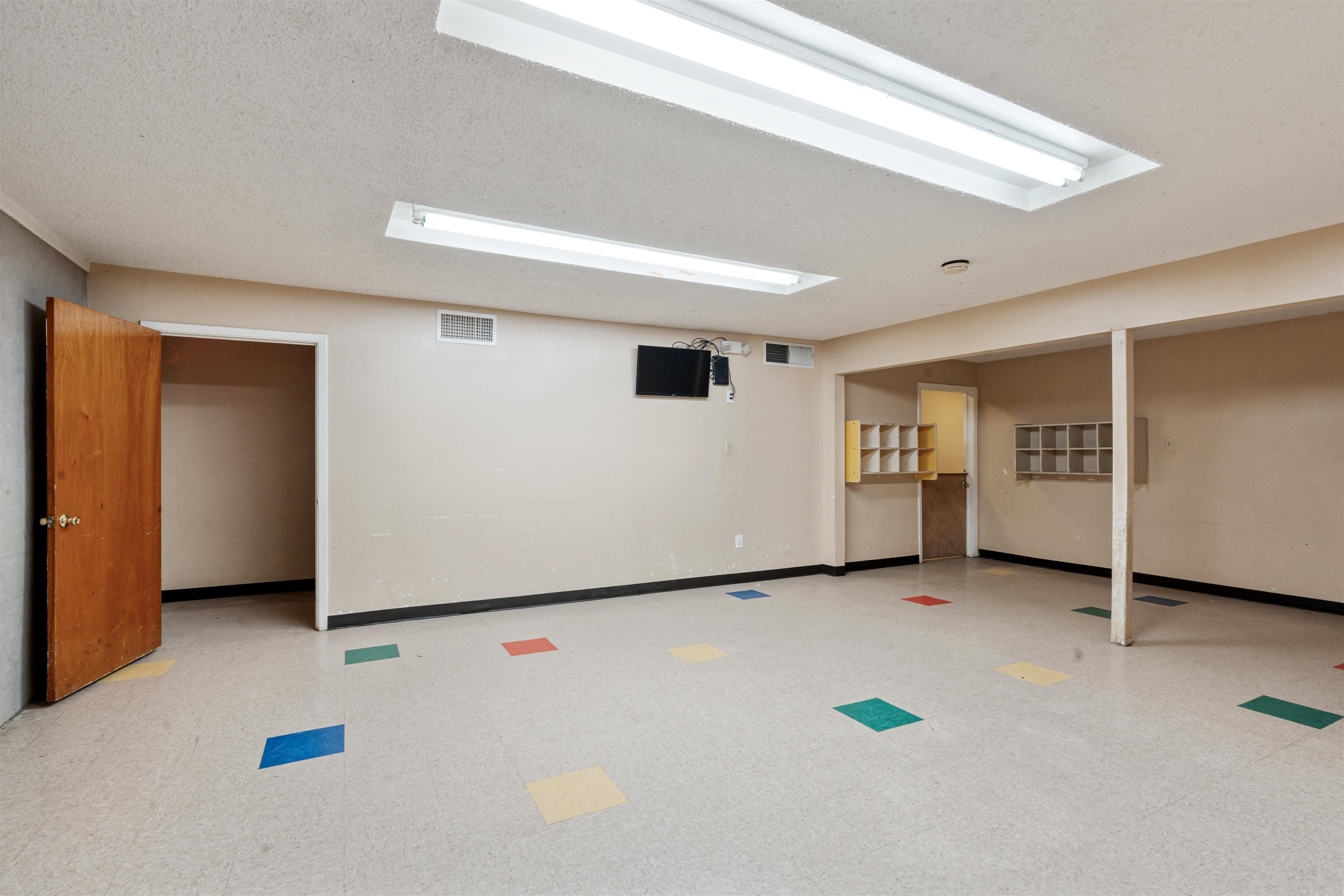 Image 29 of 46 For 3603 Veterans