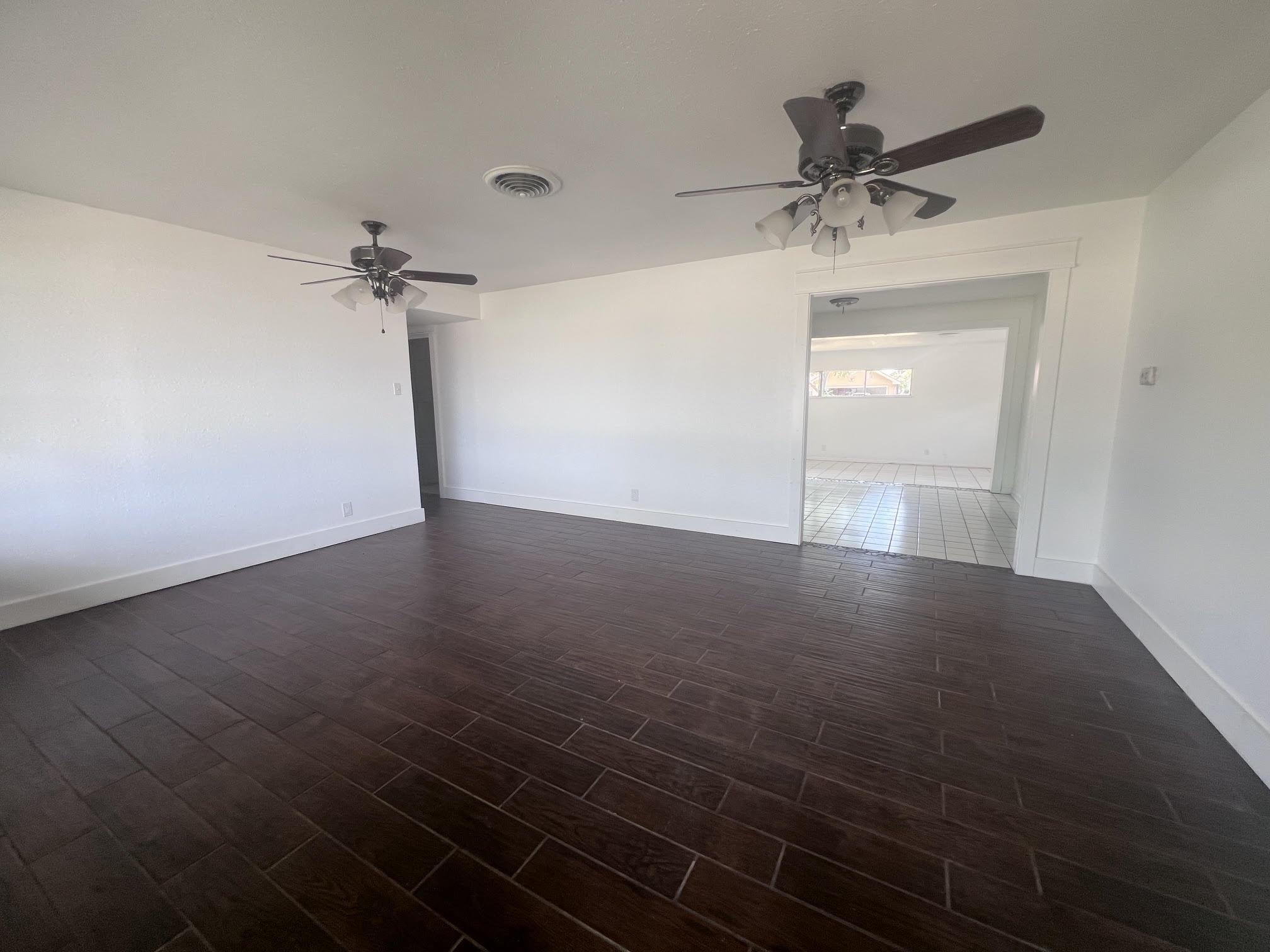 Listing photo id 4 for 535 4th N 