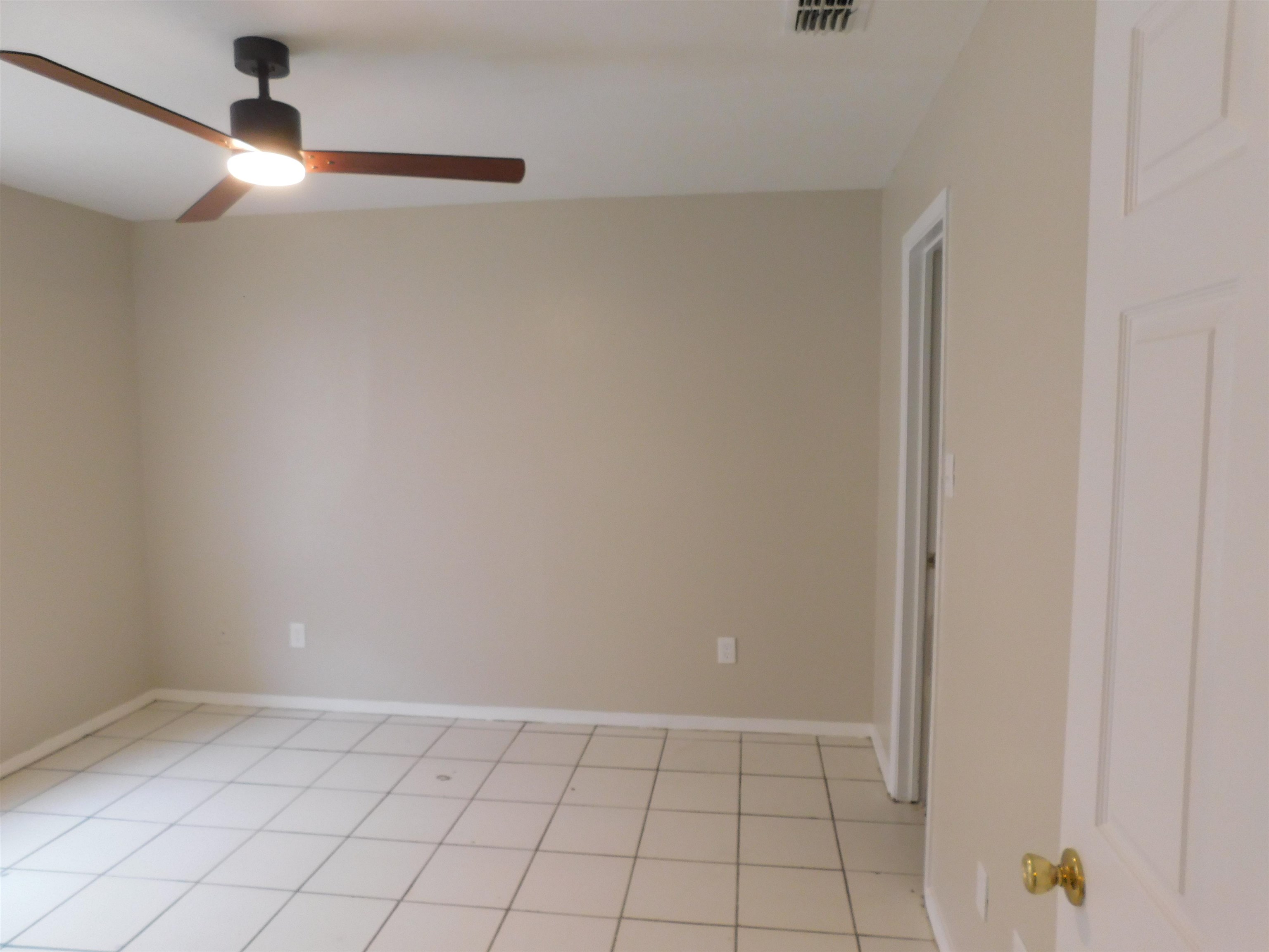 Image 13 of 20 For 105 Rockwell