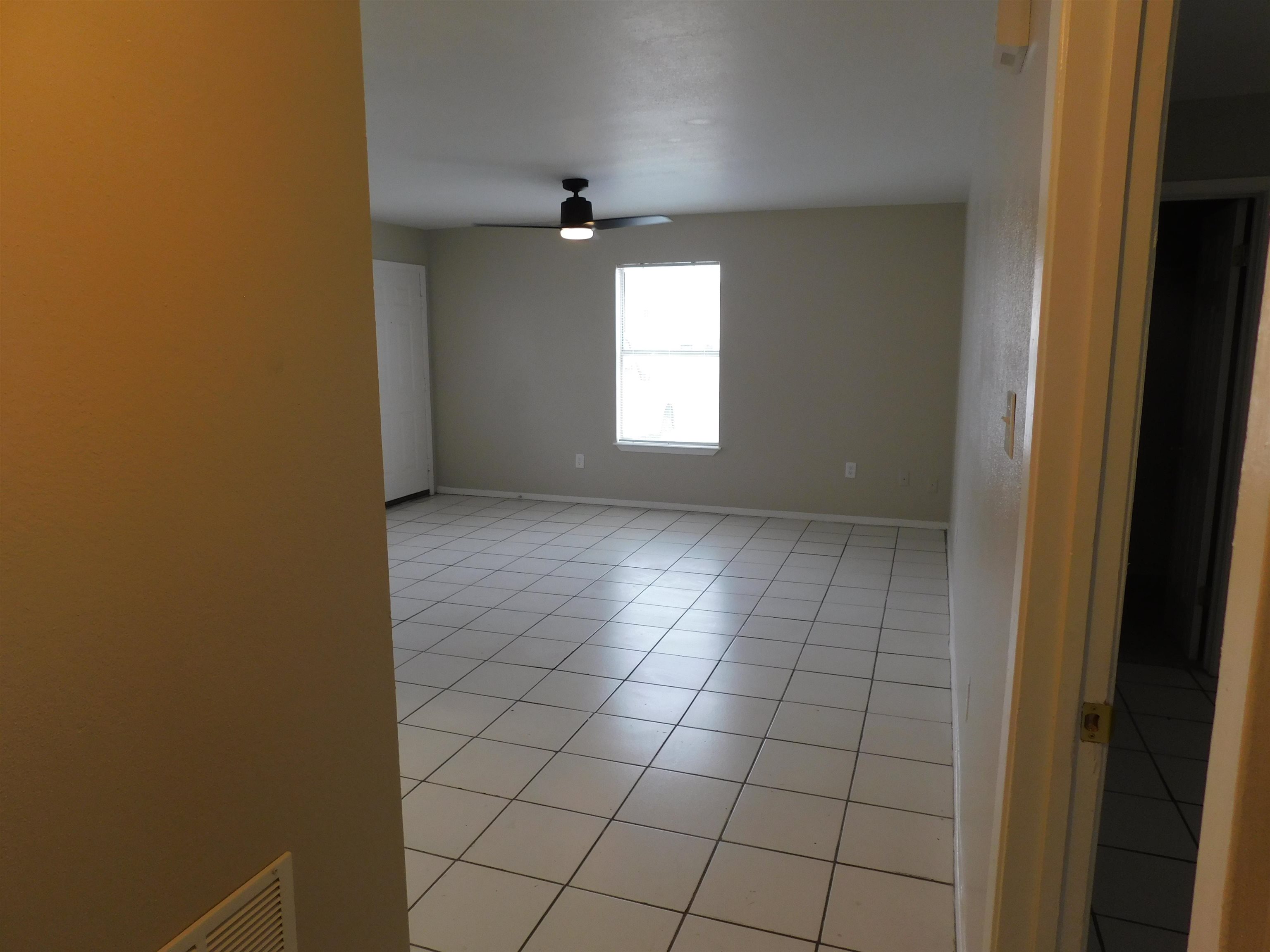 Image 17 of 20 For 105 Rockwell