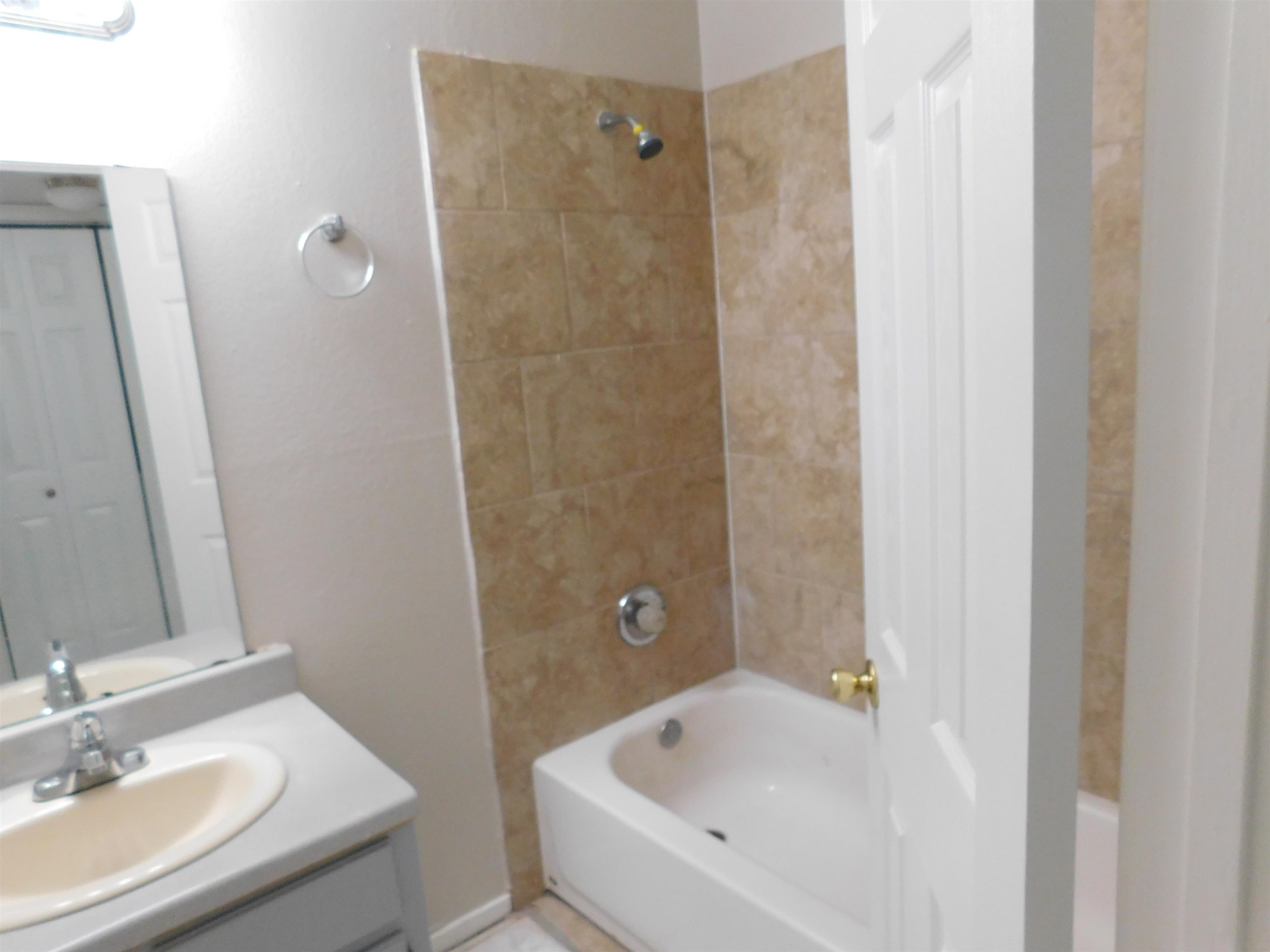 Image 18 of 20 For 105 Rockwell