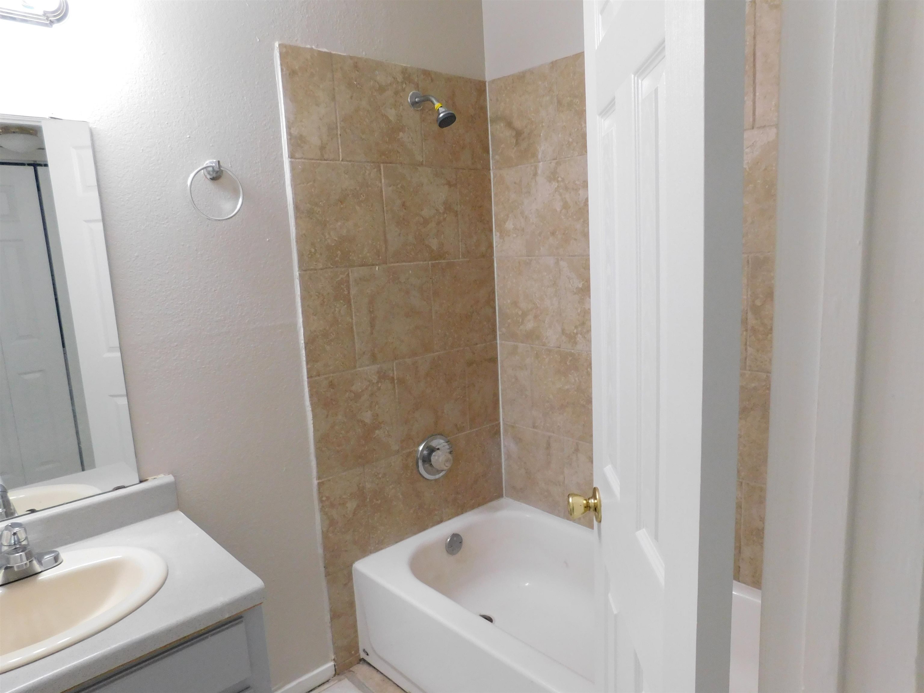 Image 19 of 20 For 105 Rockwell