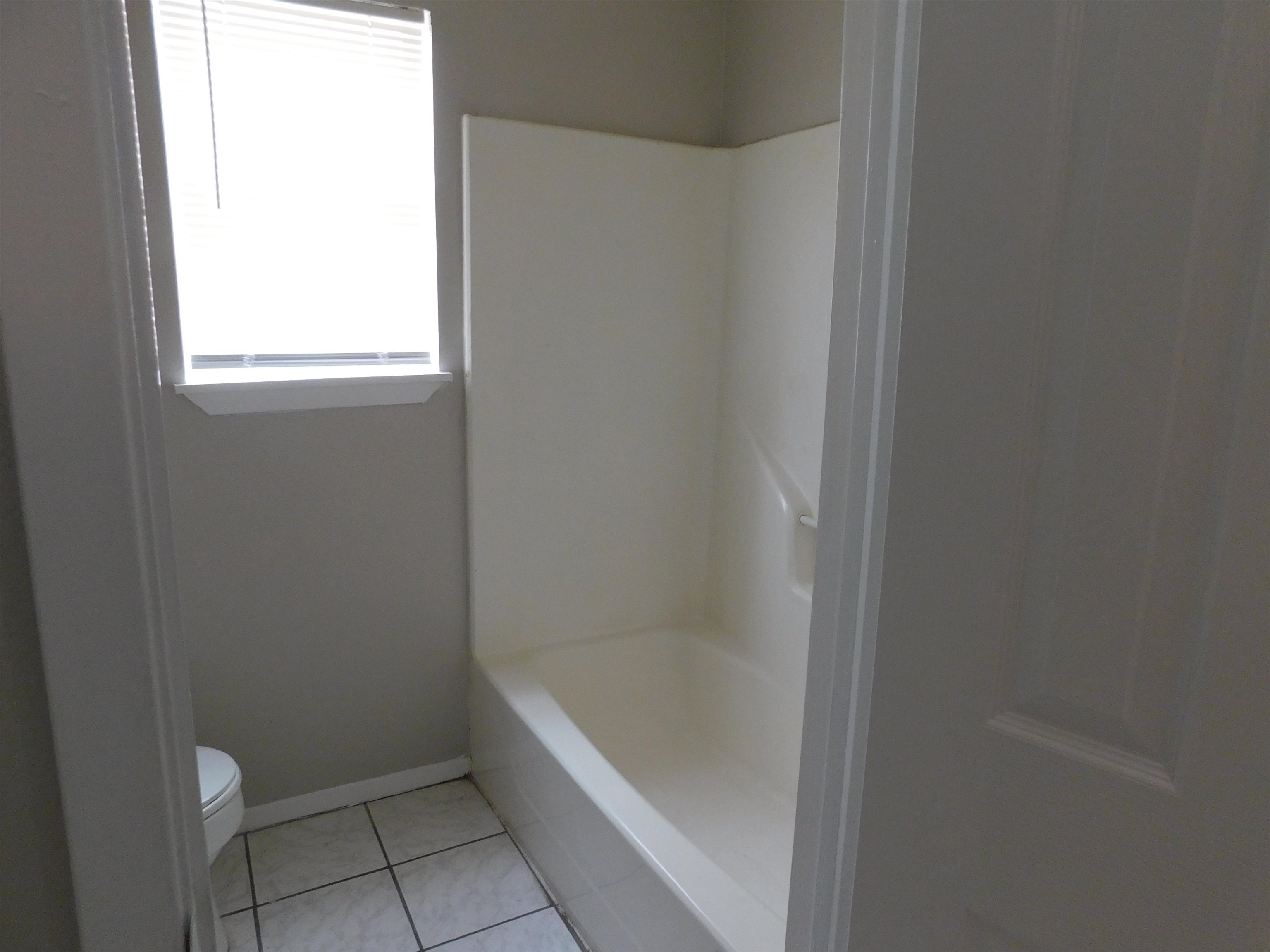 Image 7 of 20 For 105 Rockwell