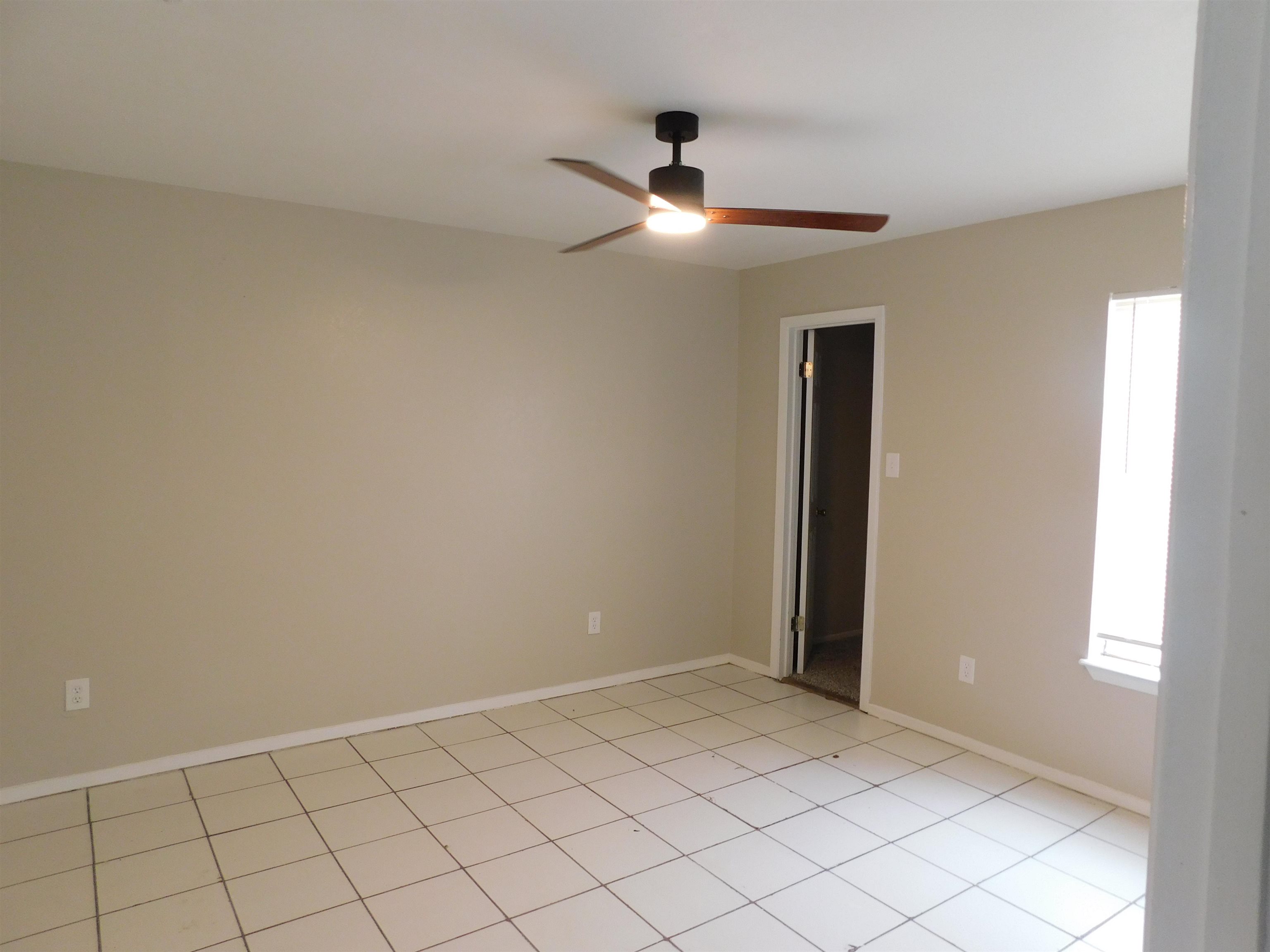 Image 9 of 20 For 105 Rockwell