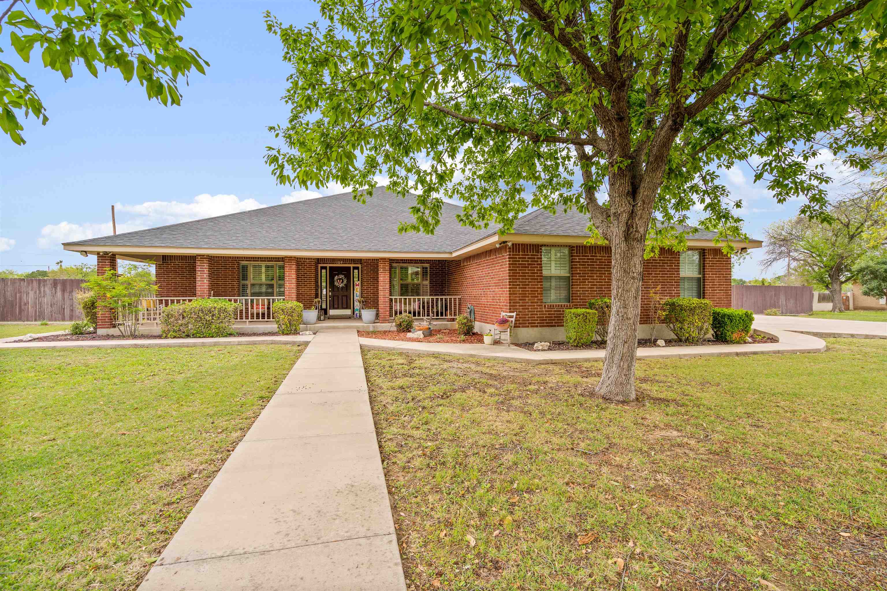 Details for 104 Broadview S, Del Rio, TX 78840