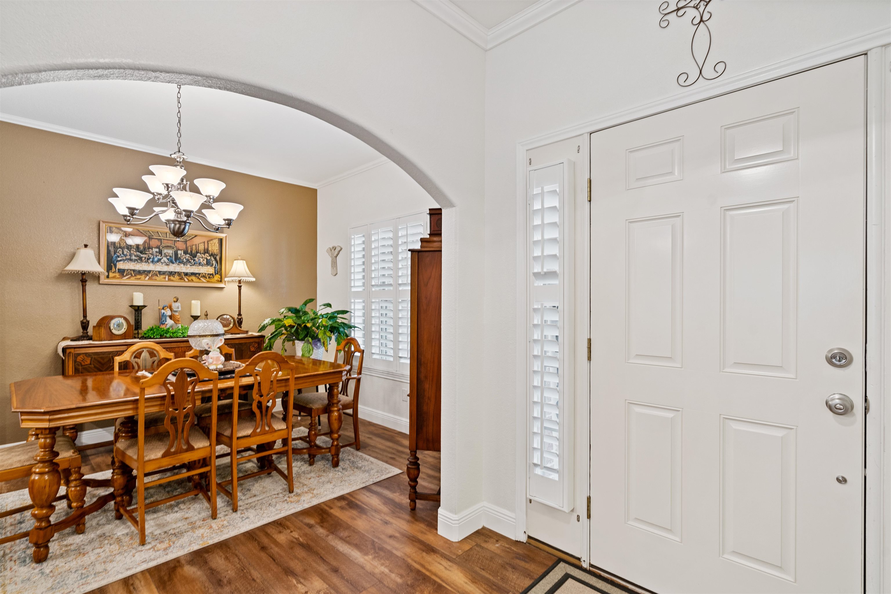 Image 13 of 48 For 104 Broadview S