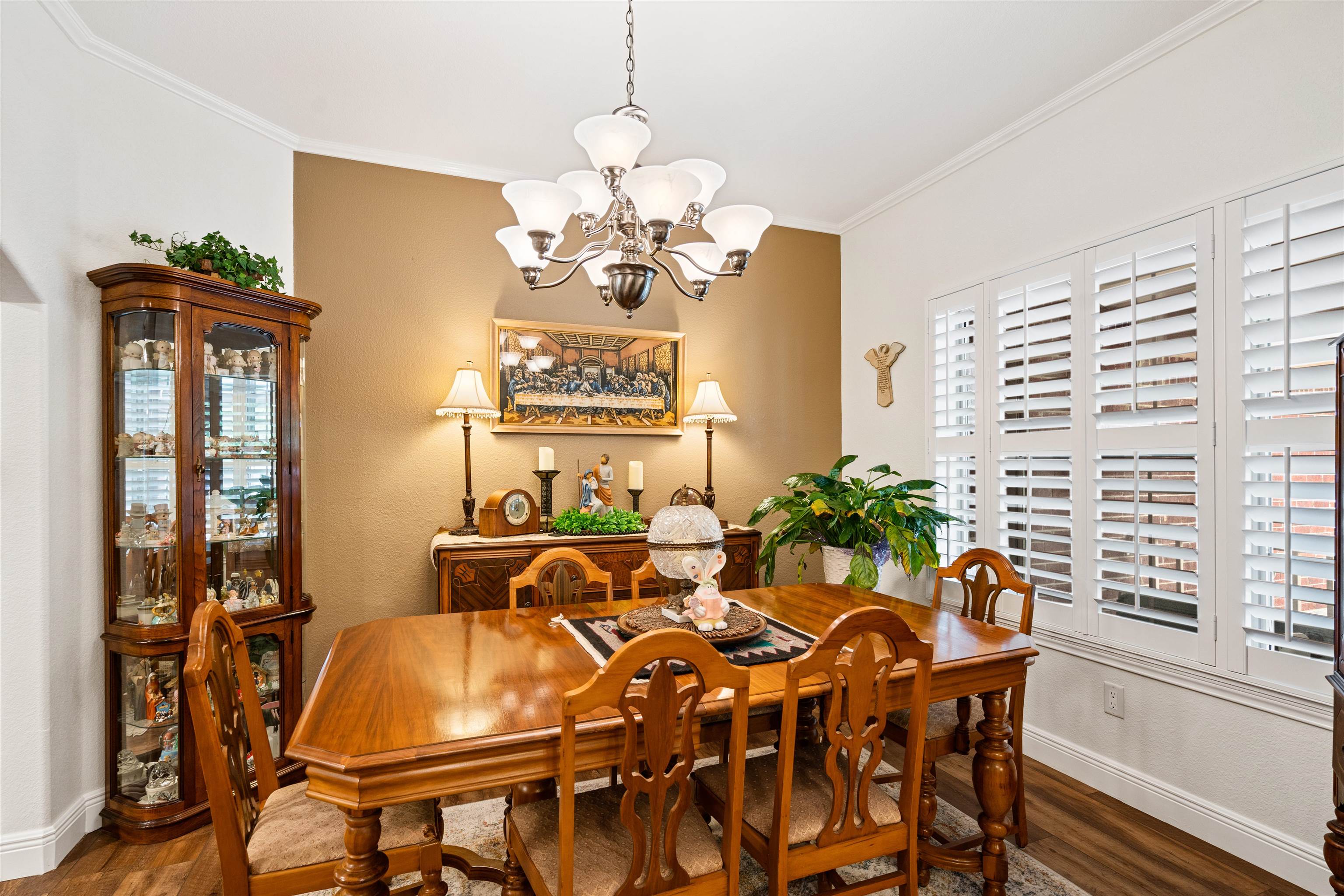 Image 14 of 48 For 104 Broadview S