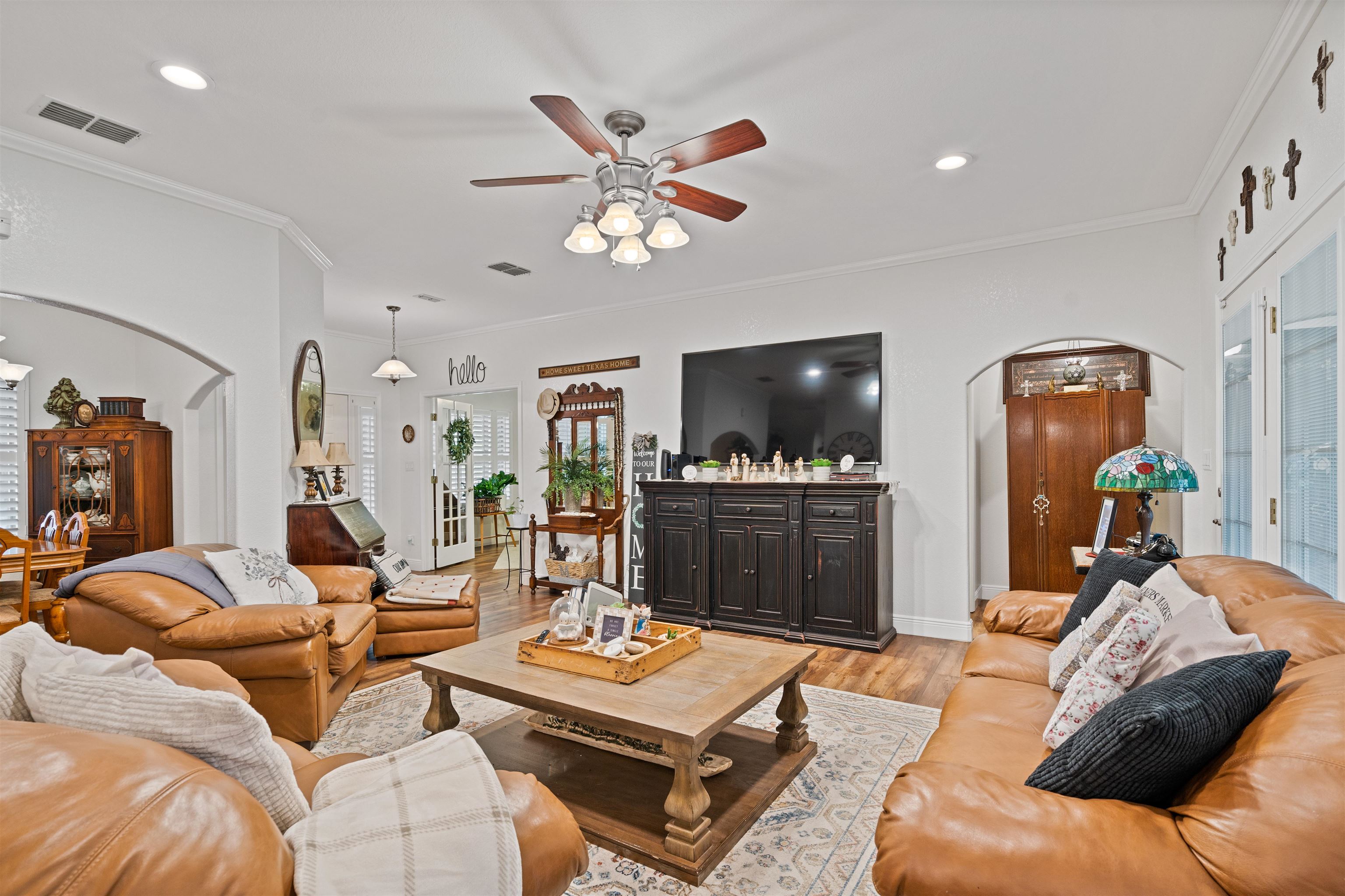 Image 15 of 48 For 104 Broadview S