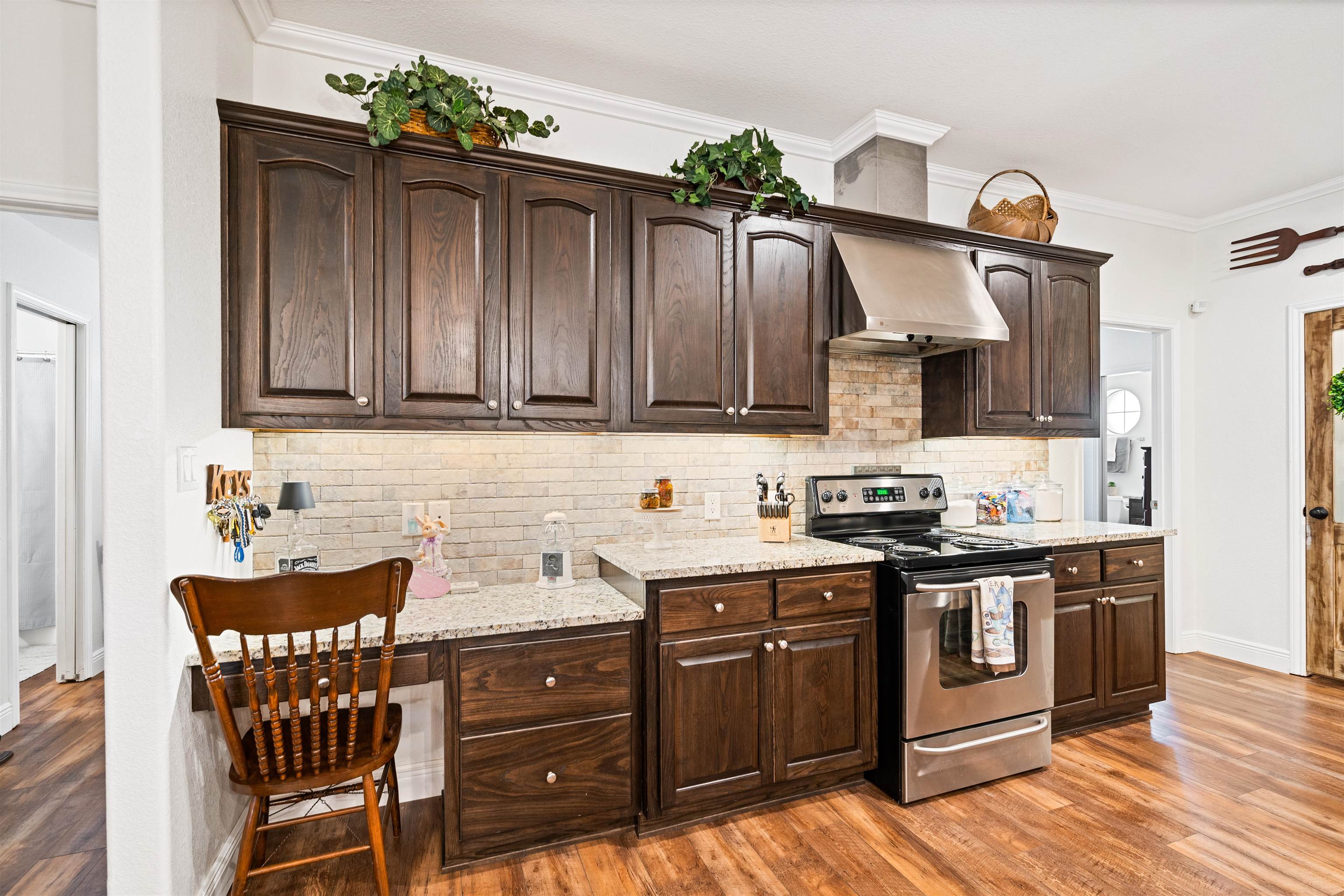 Image 19 of 48 For 104 Broadview S