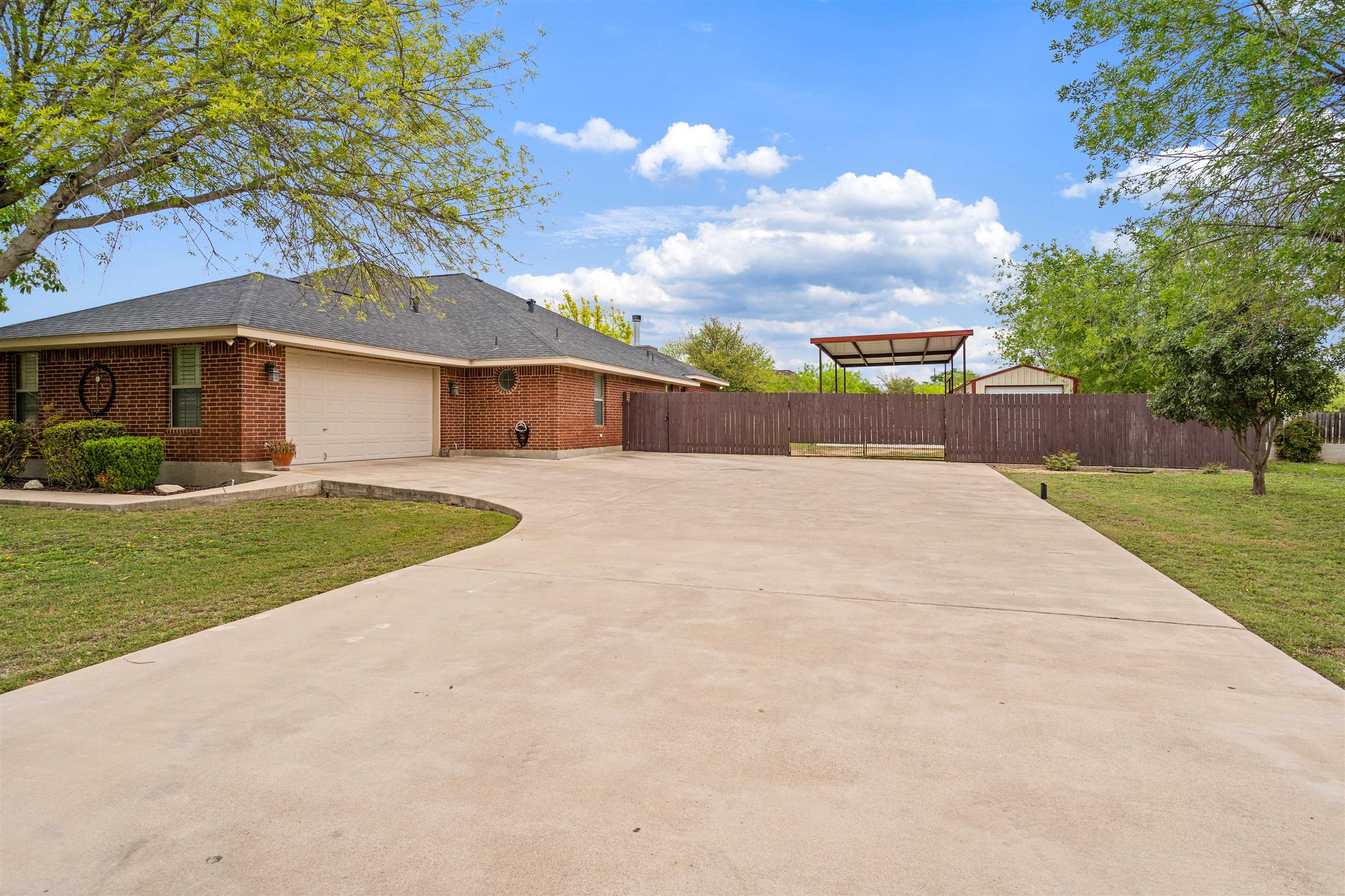 Image 3 of 48 For 104 Broadview S