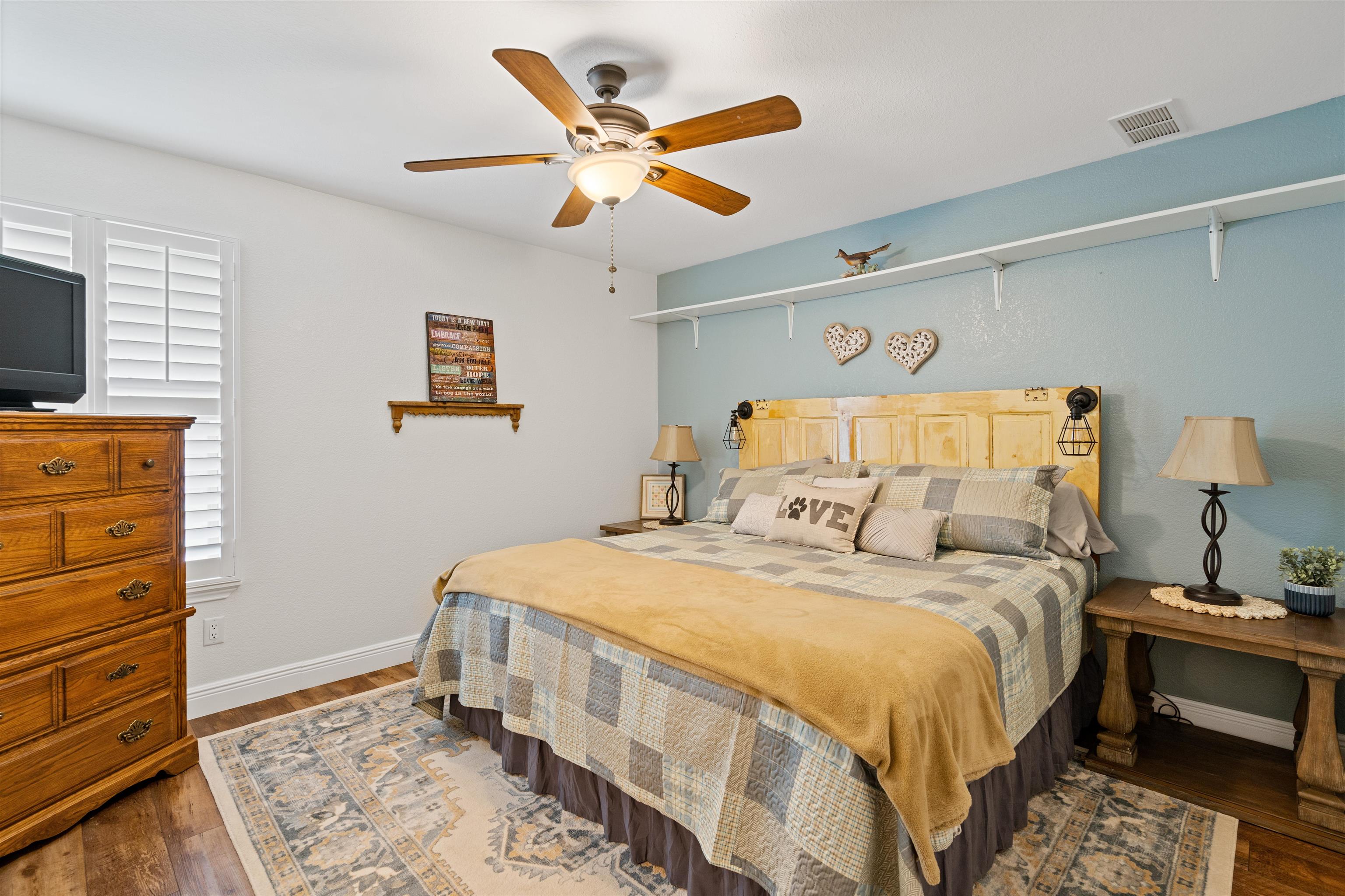 Image 33 of 48 For 104 Broadview S