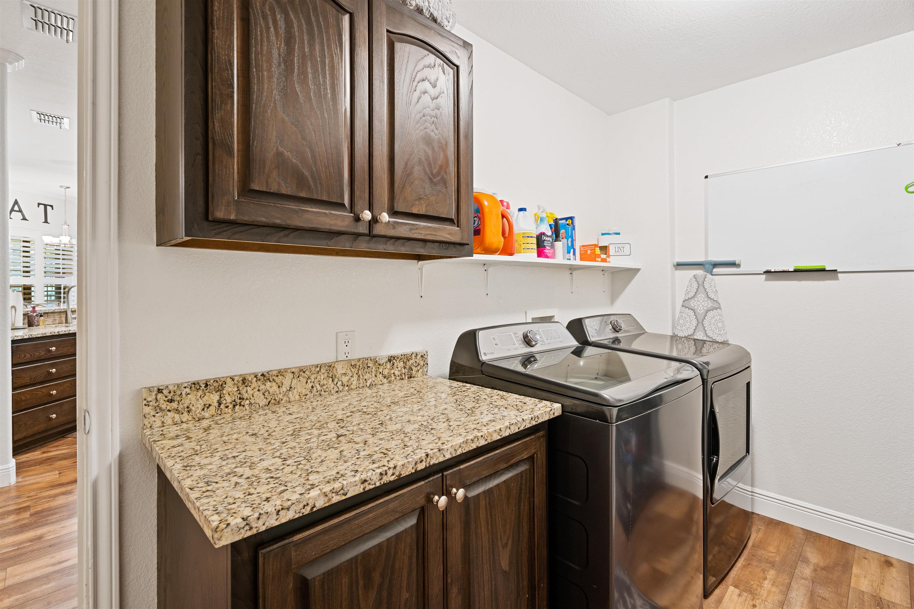 Image 38 of 48 For 104 Broadview S