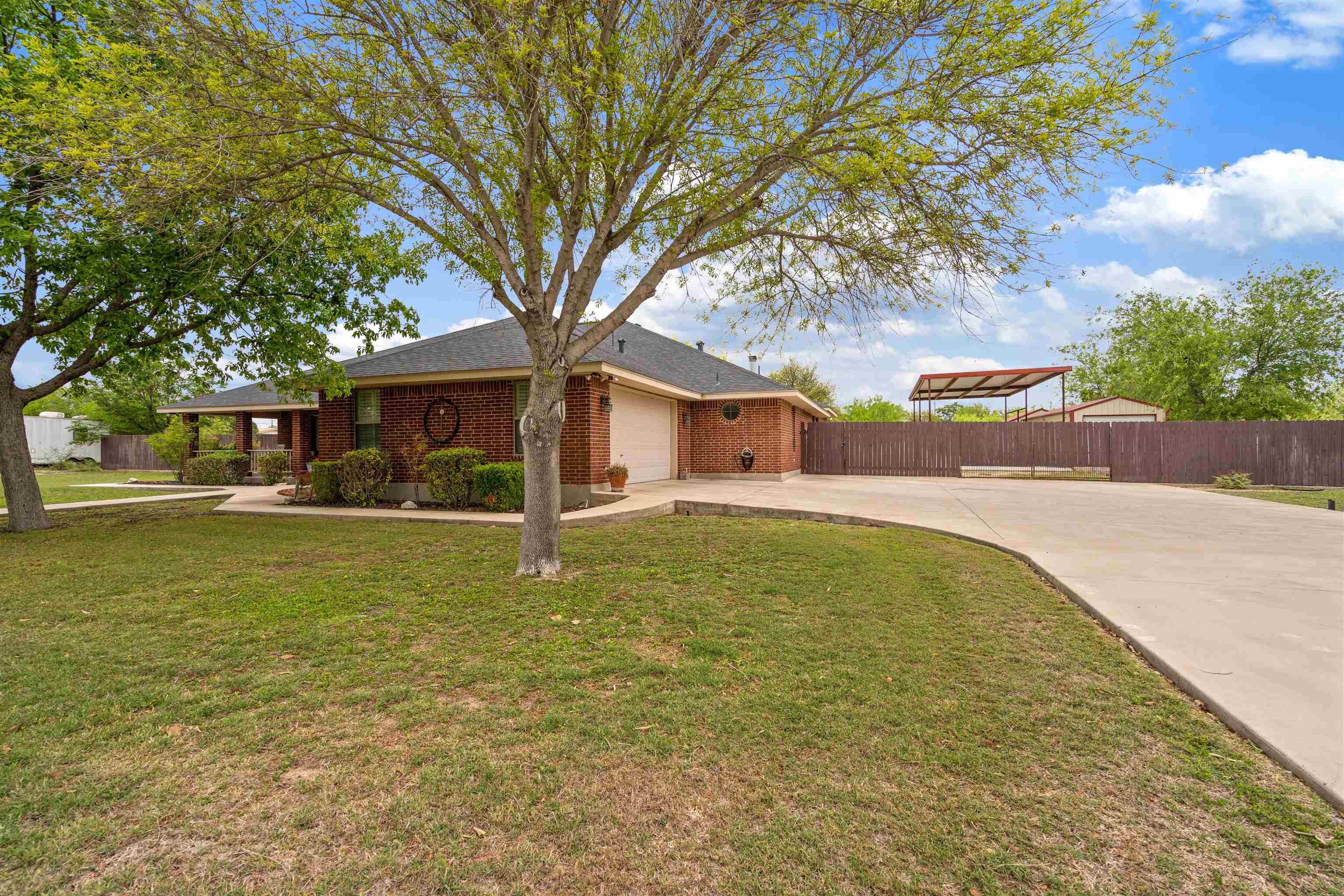 Image 4 of 48 For 104 Broadview S