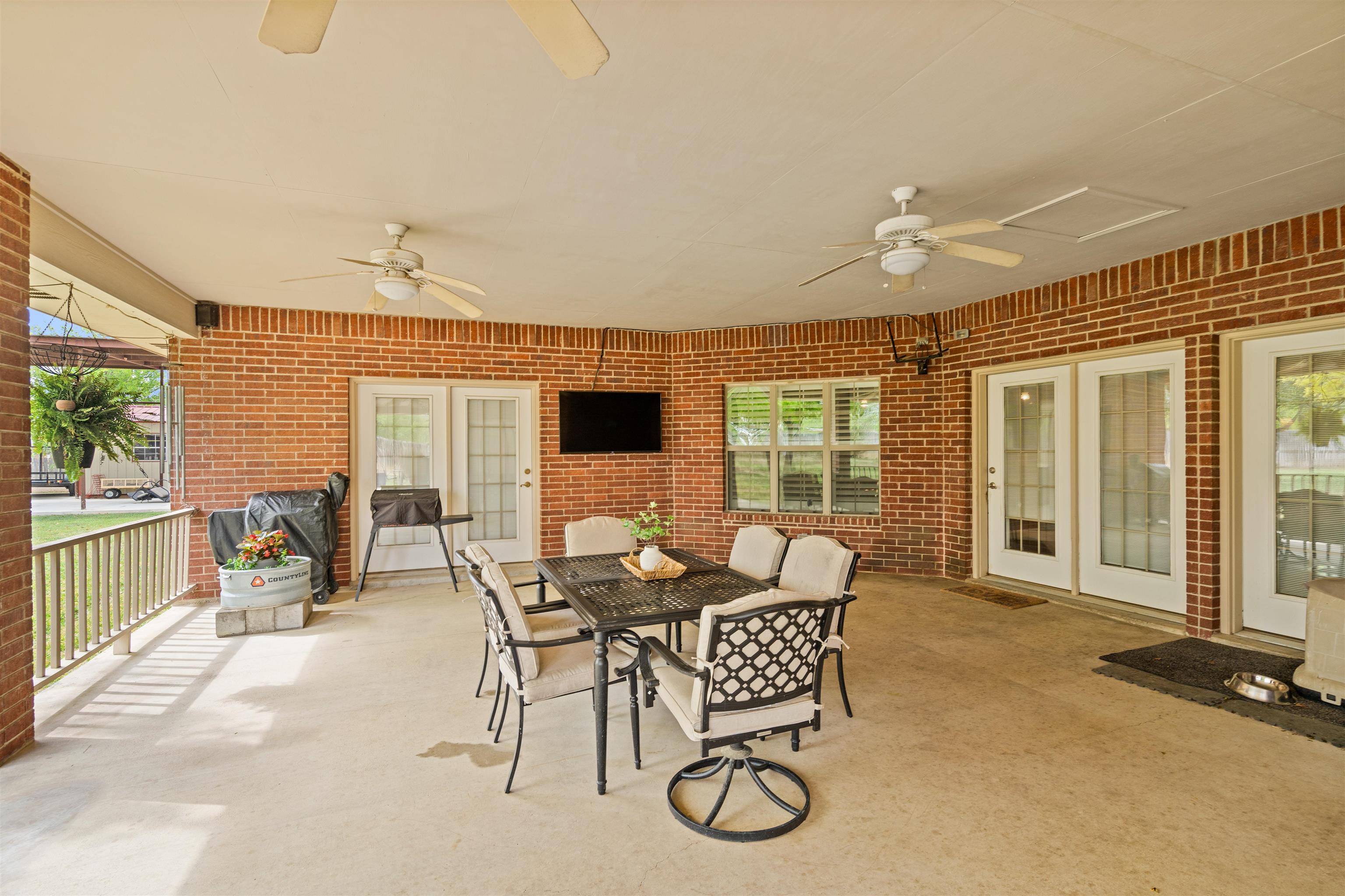 Image 42 of 48 For 104 Broadview S