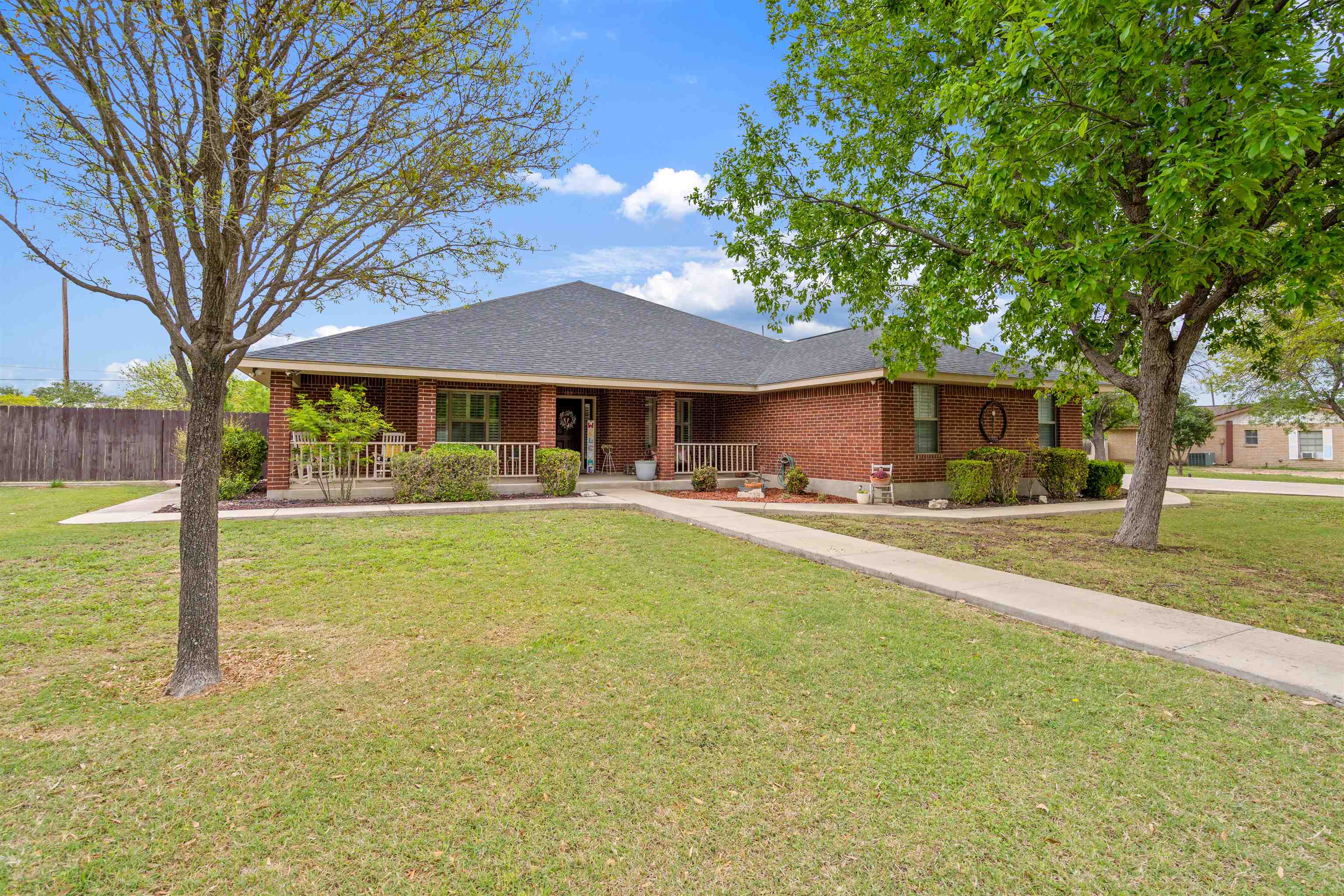 Image 5 of 48 For 104 Broadview S