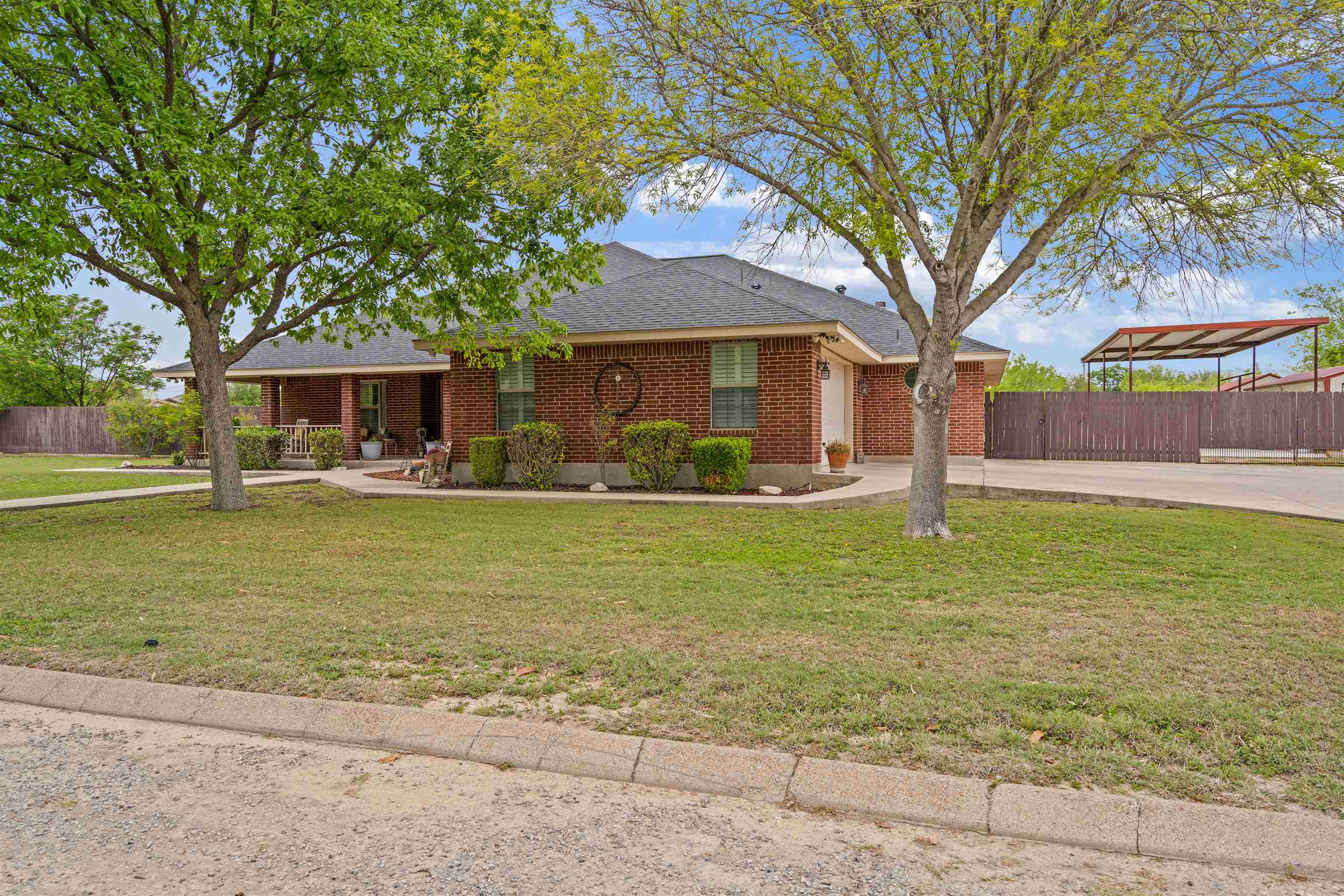 Image 6 of 48 For 104 Broadview S