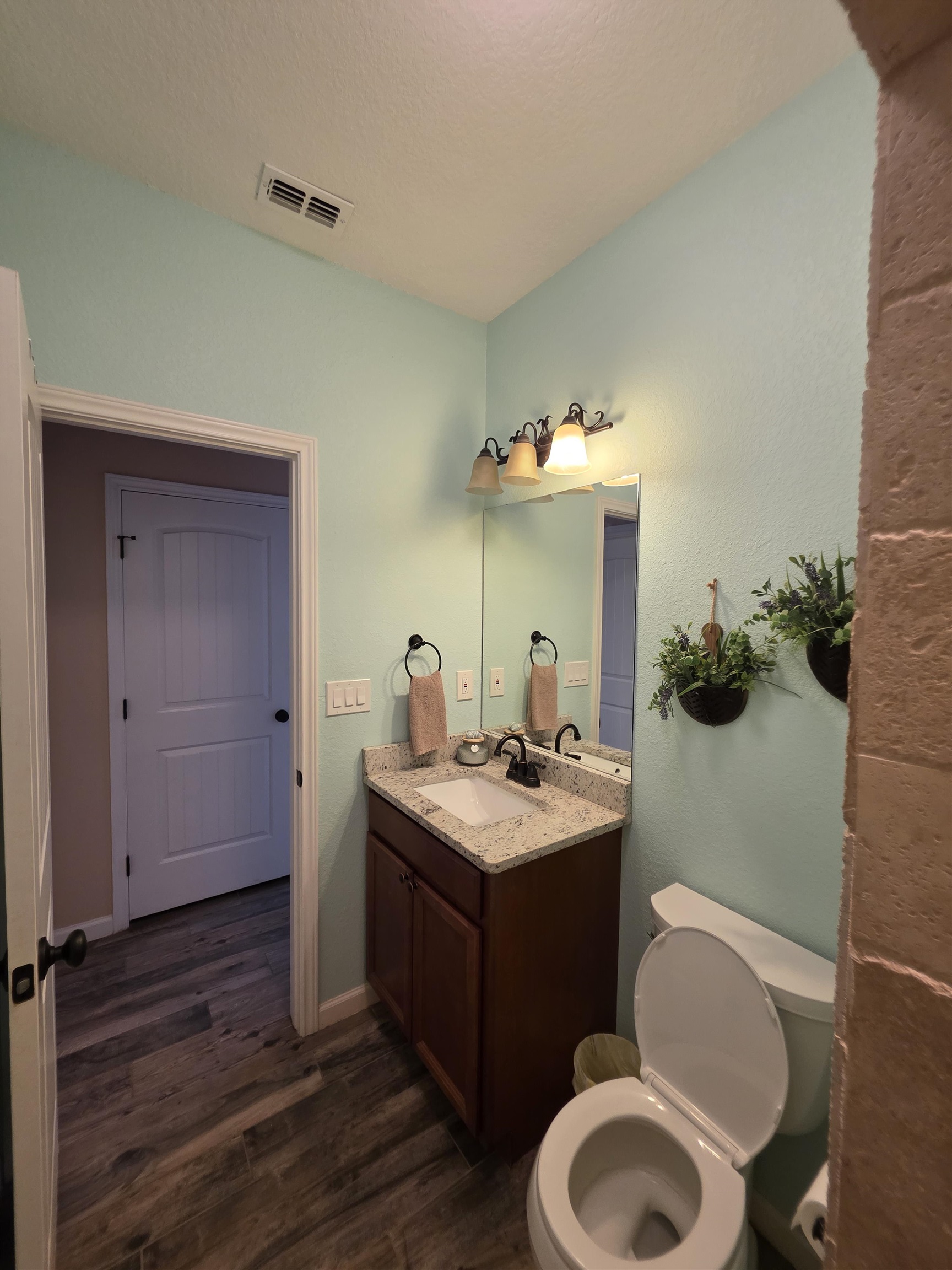 Image 24 of 28 For 16307 Us Hwy 90 West