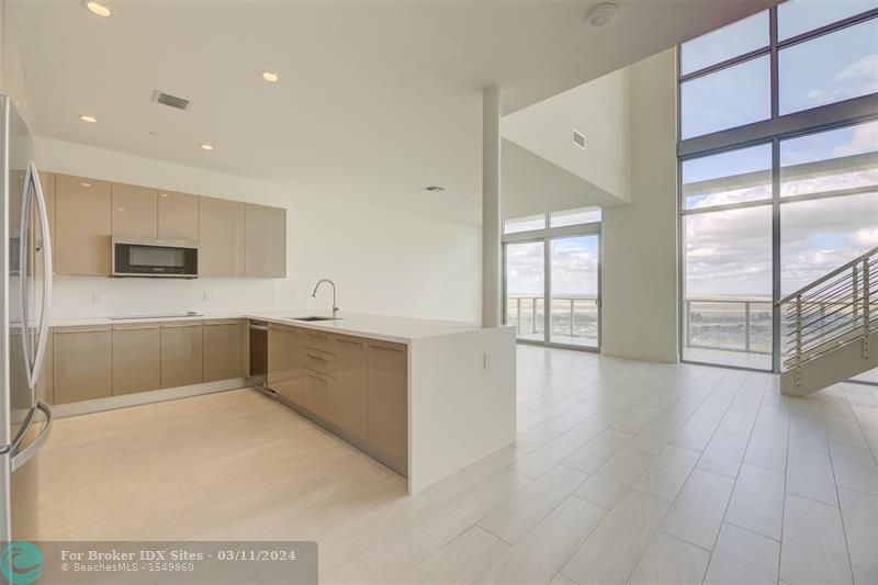 Image 40 of 82 For 2000 Metropica Way  Ph02