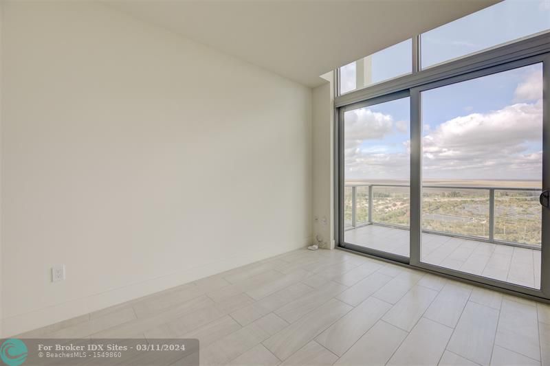 Image 43 of 82 For 2000 Metropica Way  Ph02