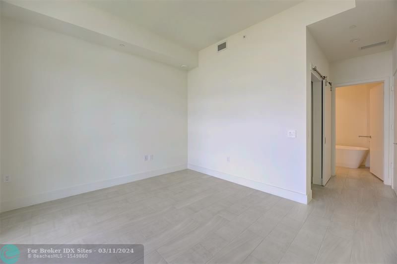 Image 69 of 82 For 2000 Metropica Way  Ph02