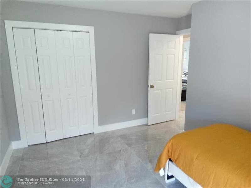 Image 36 of 46 For 2471 Leithgow St