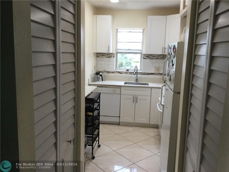 Image 14 of 21 For 4990 Sabal Palm Blvd  215