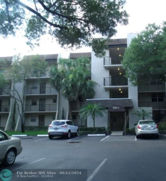 9420 Poinciana Pl  210