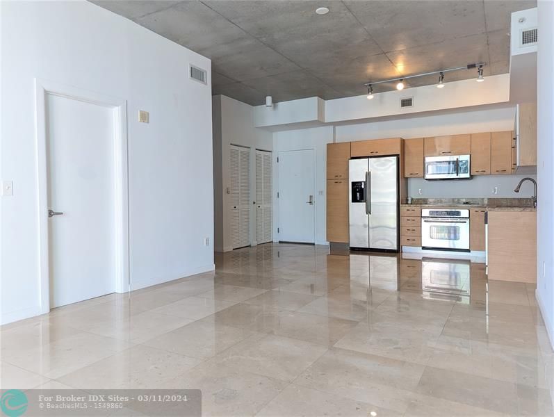 Image 6 of 16 For 2275 Biscayne Blvd  902