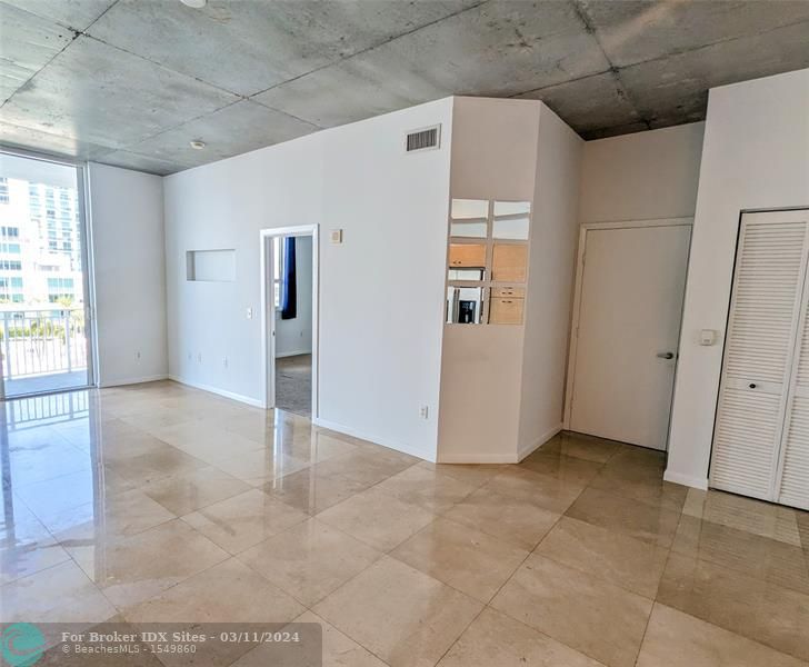 Image 8 of 16 For 2275 Biscayne Blvd  902