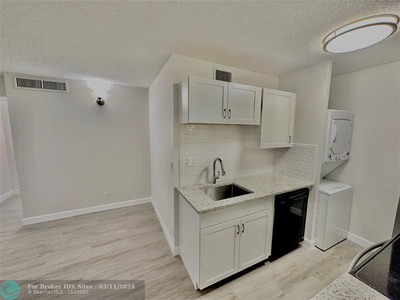 Image 3 of 12 For 10836 Royal Palm Blvd  10836