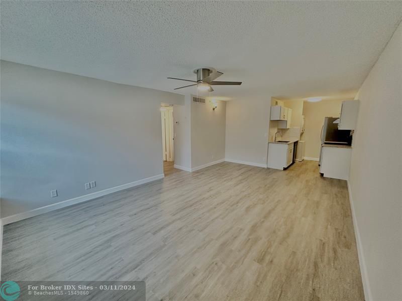 Image 4 of 12 For 10836 Royal Palm Blvd  10836