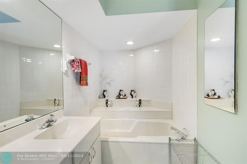 Image 36 of 44 For 13254 Saint Tropez Cir