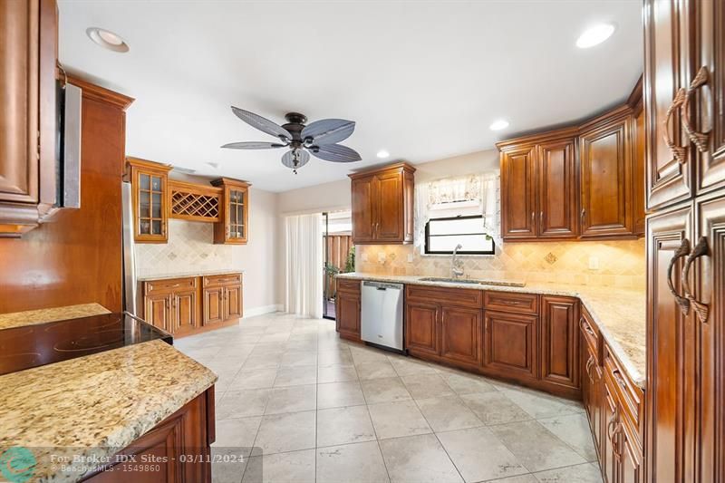 Image 40 of 44 For 13254 Saint Tropez Cir