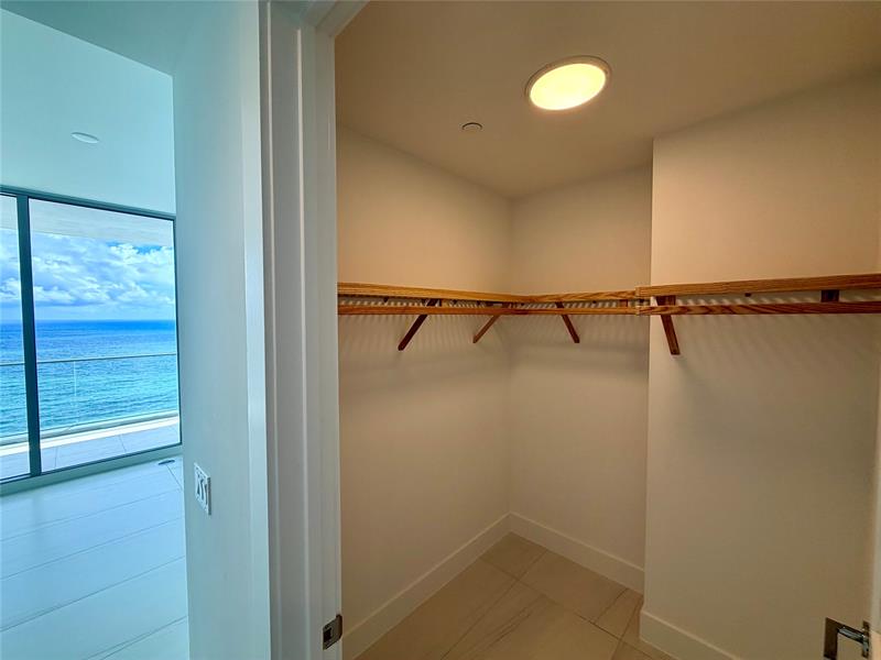 Image 33 of 38 For 153 Seabreeze Blvd  2101