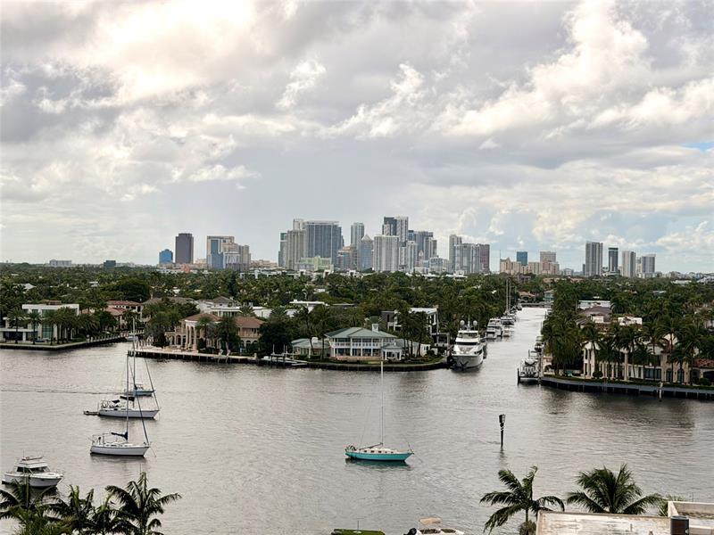 Image 29 of 35 For 153 Seabreeze Boulevard  602