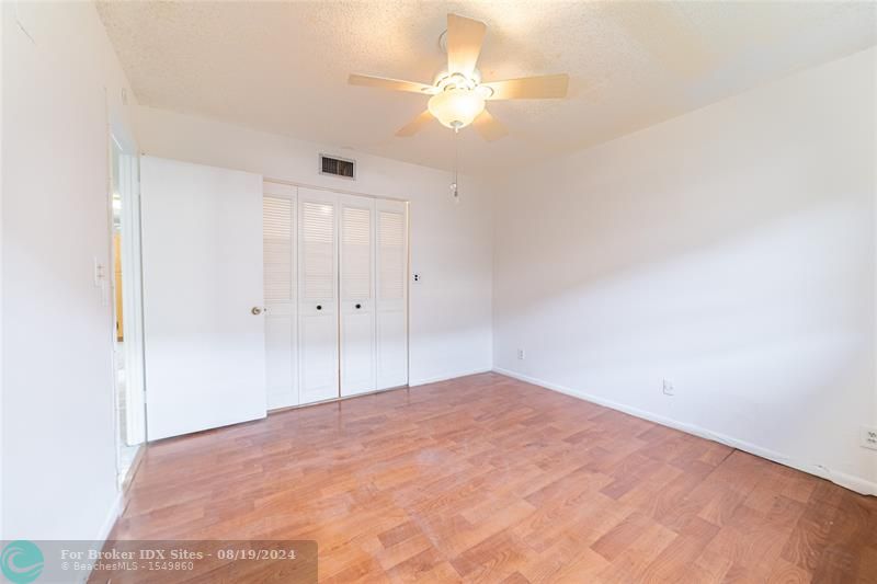 Image 15 of 27 For 4211 41st Street  201