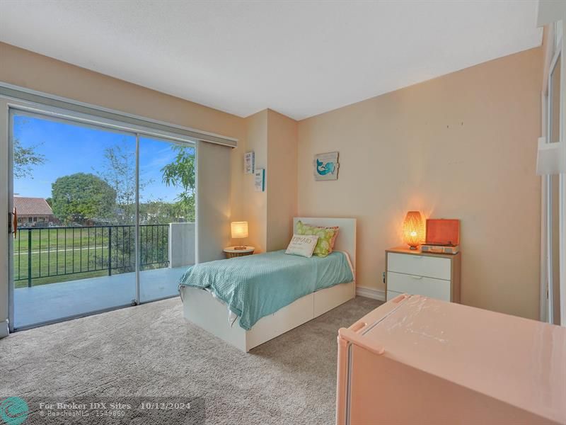 Image 33 of 84 For 3135 Palm Aire Dr  3135