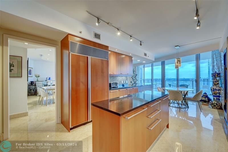 Image 14 of 76 For 3101 Ocean Dr  2703