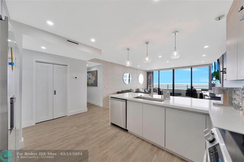 Image 9 of 33 For 3505 Ocean Dr  1120