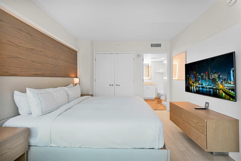 Image 24 of 49 For 505 Fort Lauderdale Beach Blvd  2214