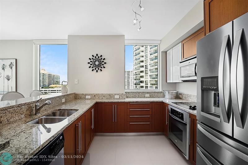 Image 9 of 40 For 2831 Ocean Blvd  801