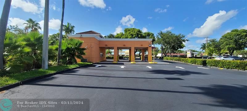 Image 4 of 5 For 5300 Coconut Creek Parkway