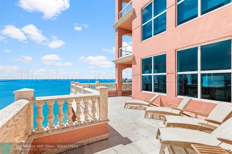 Image 10 of 71 For 2110 Ocean Blvd  25a