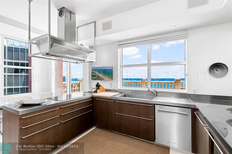 Image 18 of 71 For 2110 Ocean Blvd  25a